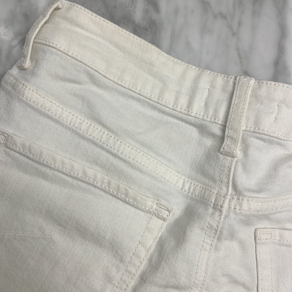 White Talula aritzia shorts size 28 - Picture 10 of 12
